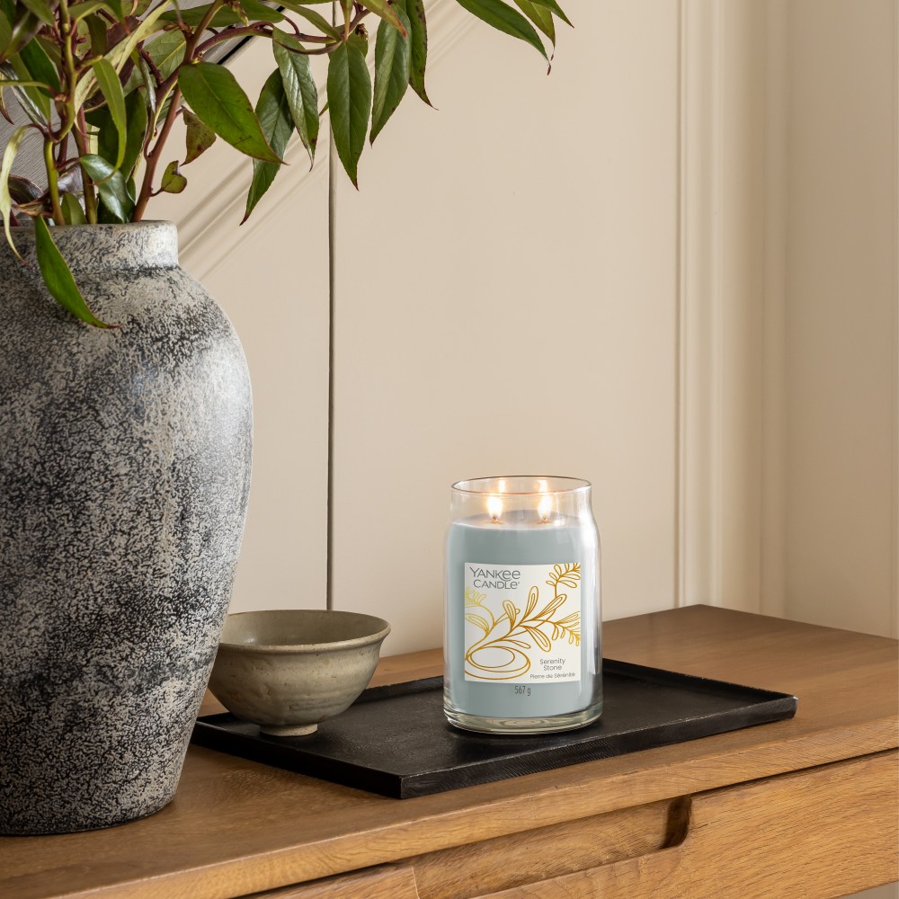 Serenity Stone - Signature Jar L von Yankee Candle