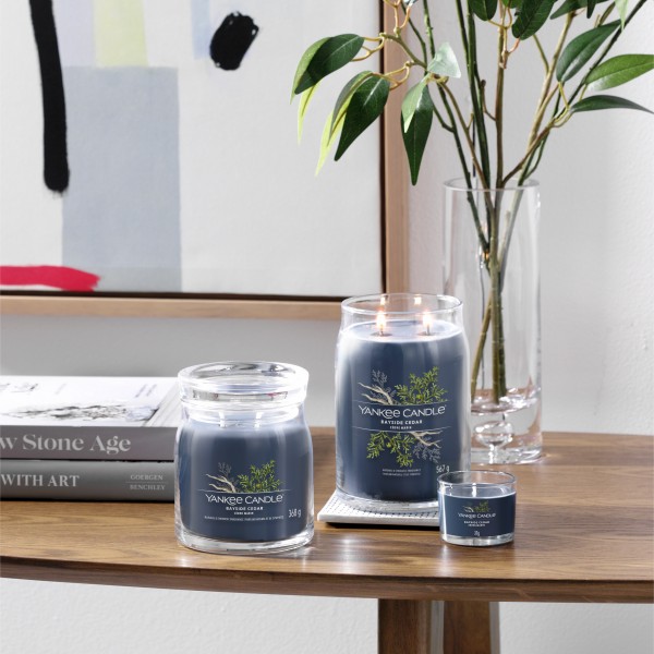 Bayside Cedar - Signature  Jar L von Yankee Candle