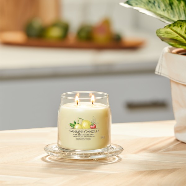 Iced Berry Lemonade - Signature  Jar M von Yankee Candle