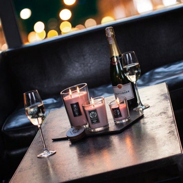 Rooftop Bar - Large von Vellutier