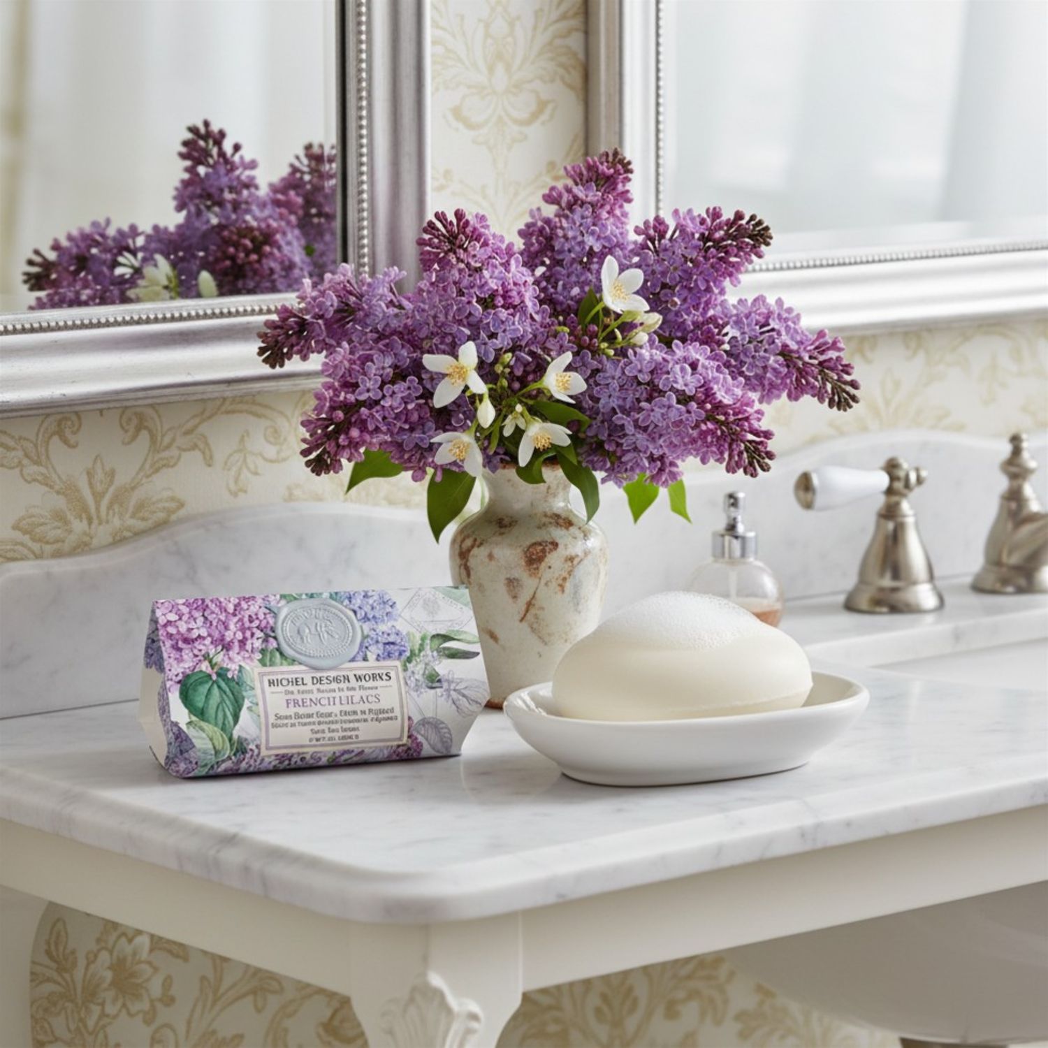 Hand- und Körperseife - French Lilacs - 246g von Michel Design Works