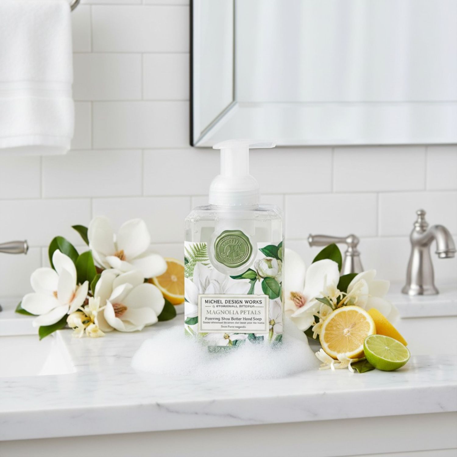 Schaumseife - Magnolia Petals - 530ml von Michel Design Works