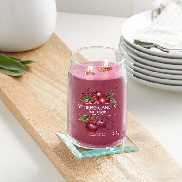 Black Cherry - Signature  Jar L von Yankee Candle