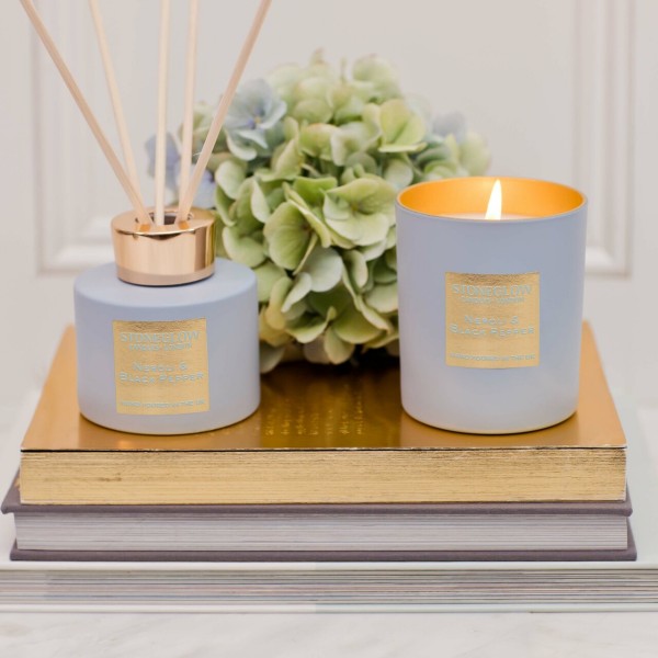 Luna Duftkerze - Neroli & Black Pepper von Stoneglow