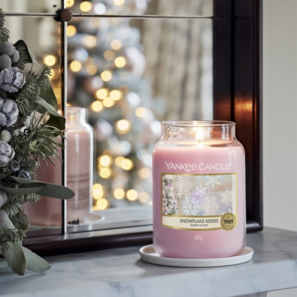 Snowflake Kisses - 104g von Yankee Candle