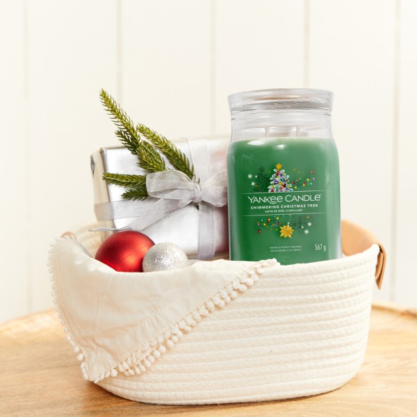 Shimmering Christmas Tree - Signature  Jar L von Yankee Candle