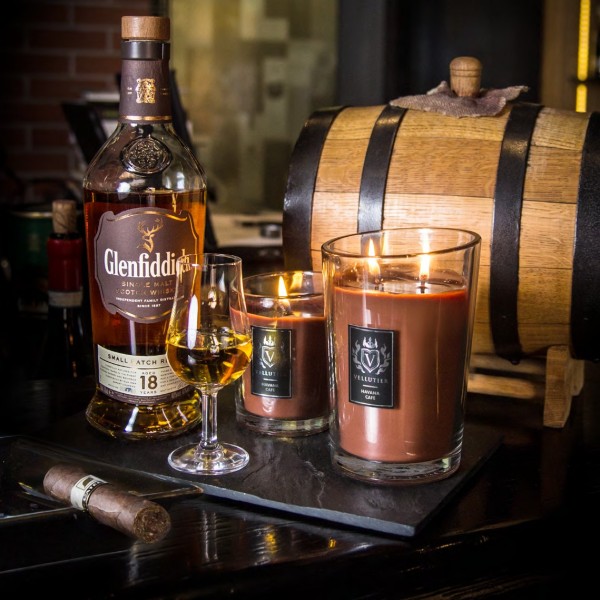 Havana Cafe - Large von Vellutier