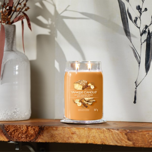 Spiced Banana Bread - Signature  Jar L von Yankee Candle