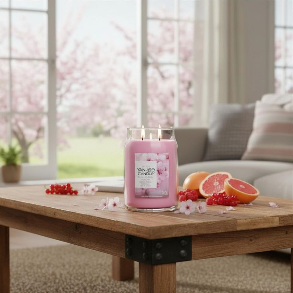 Enchanting Cherry Blossom - Signature Jar L von Yankee Candle