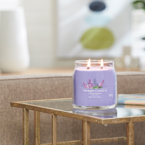 Lilac Blossoms - Signature  Jar M von Yankee Candle