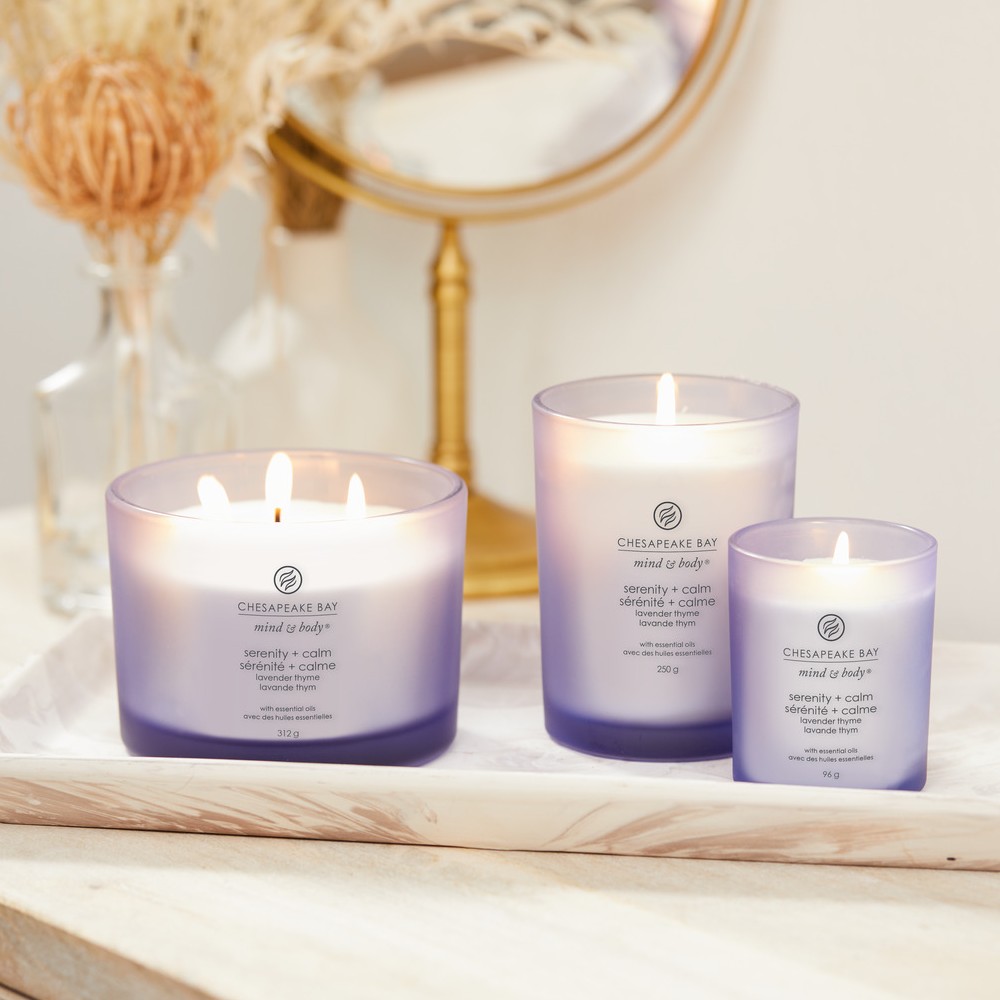 Serenity & Calm (Lavender Thyme) - Tumbler Medium von Chesapeake Bay