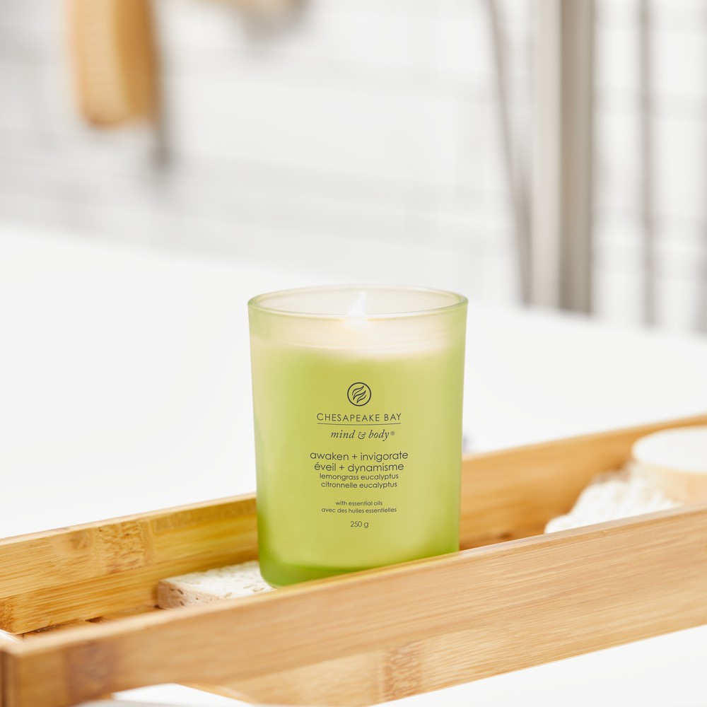 Awaken & Invigorate (Lemongrass & Eucalyptus) - Tumbler Medium von Chesapeake Bay