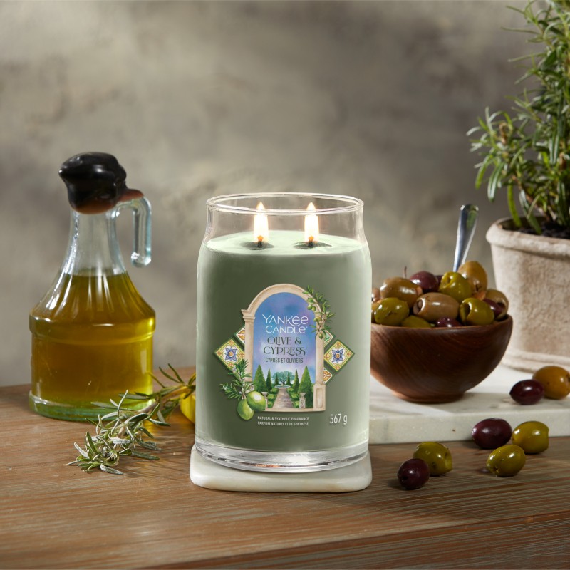 Olive & Cypress - Signature Jar L von Yankee Candle