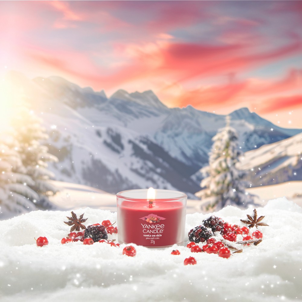 Santa on Skis - Votivkerze im Glas - 3 Stück von Yankee Candle