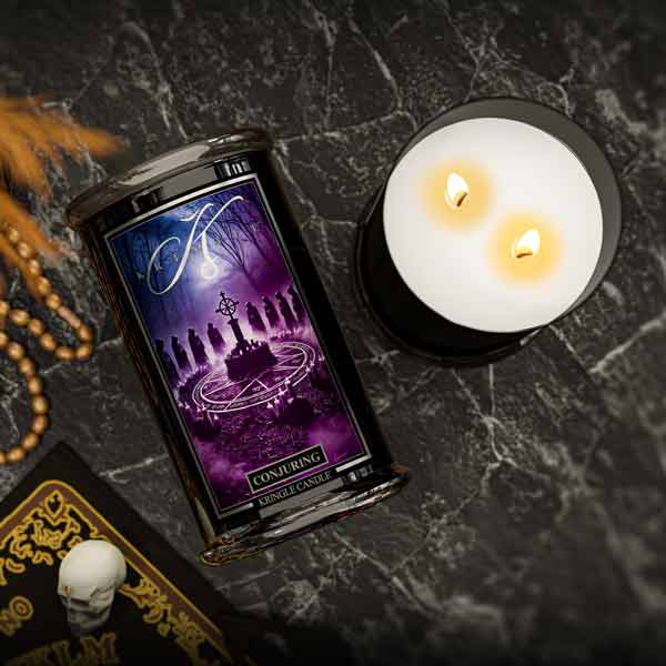 Conjuring - Halloween 623g von Kringle Candle