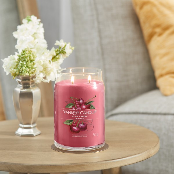 Black Cherry - Signature  Jar L von Yankee Candle
