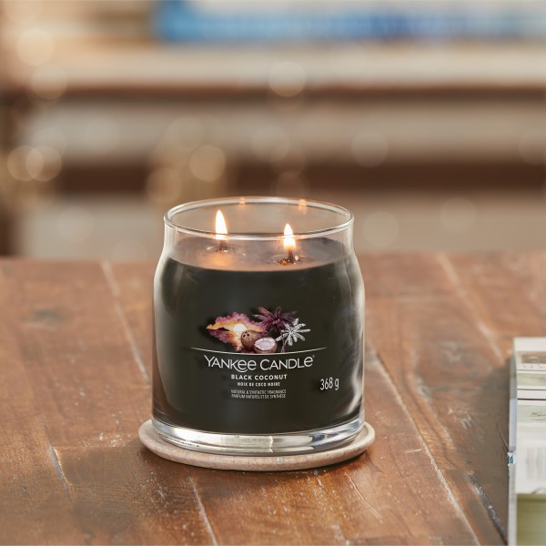 Black Coconut - Signature  Jar M von Yankee Candle