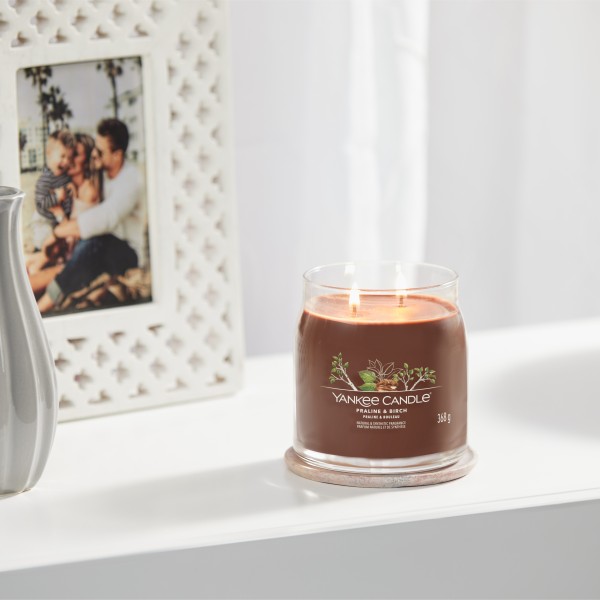 Praline & Birch - Signature  Jar M von Yankee Candle