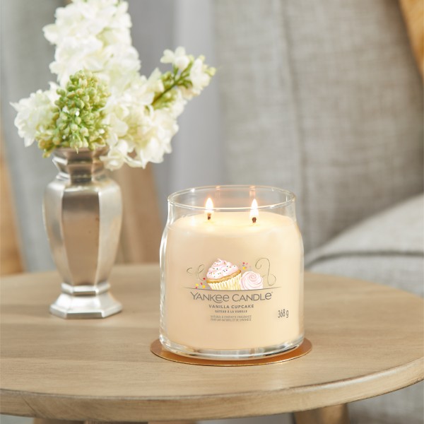 Vanilla Cupcake - Signature  Jar M von Yankee Candle