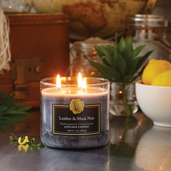 Gentleman`s - Leather & Musk Noir von Village Candle