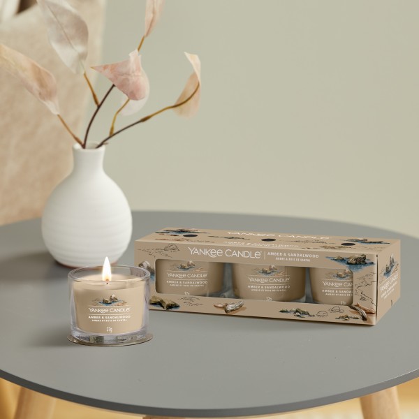 Amber & Sandalwood - 3 Votivkerzen im Glas von Yankee Candle