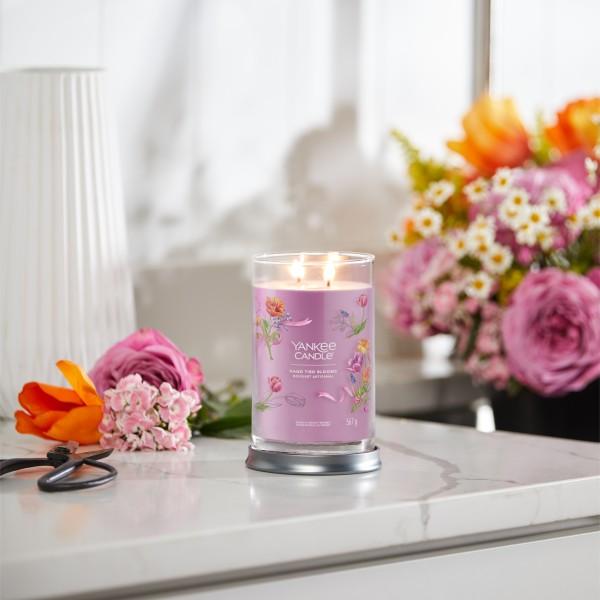 Hand Tied Blooms - Signature  Tumbler L von Yankee Candle