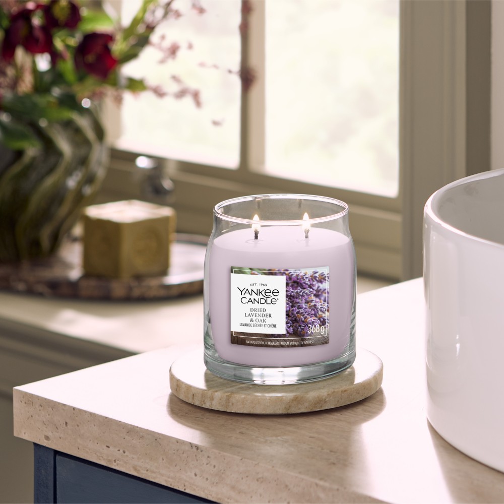 Dried Lavender & Oak - Signature Jar M von Yankee Candle