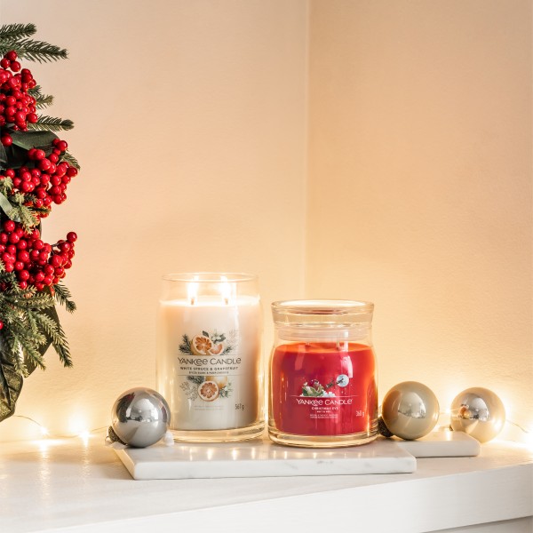 Christmas Eve - Signature  Jar M von Yankee Candle