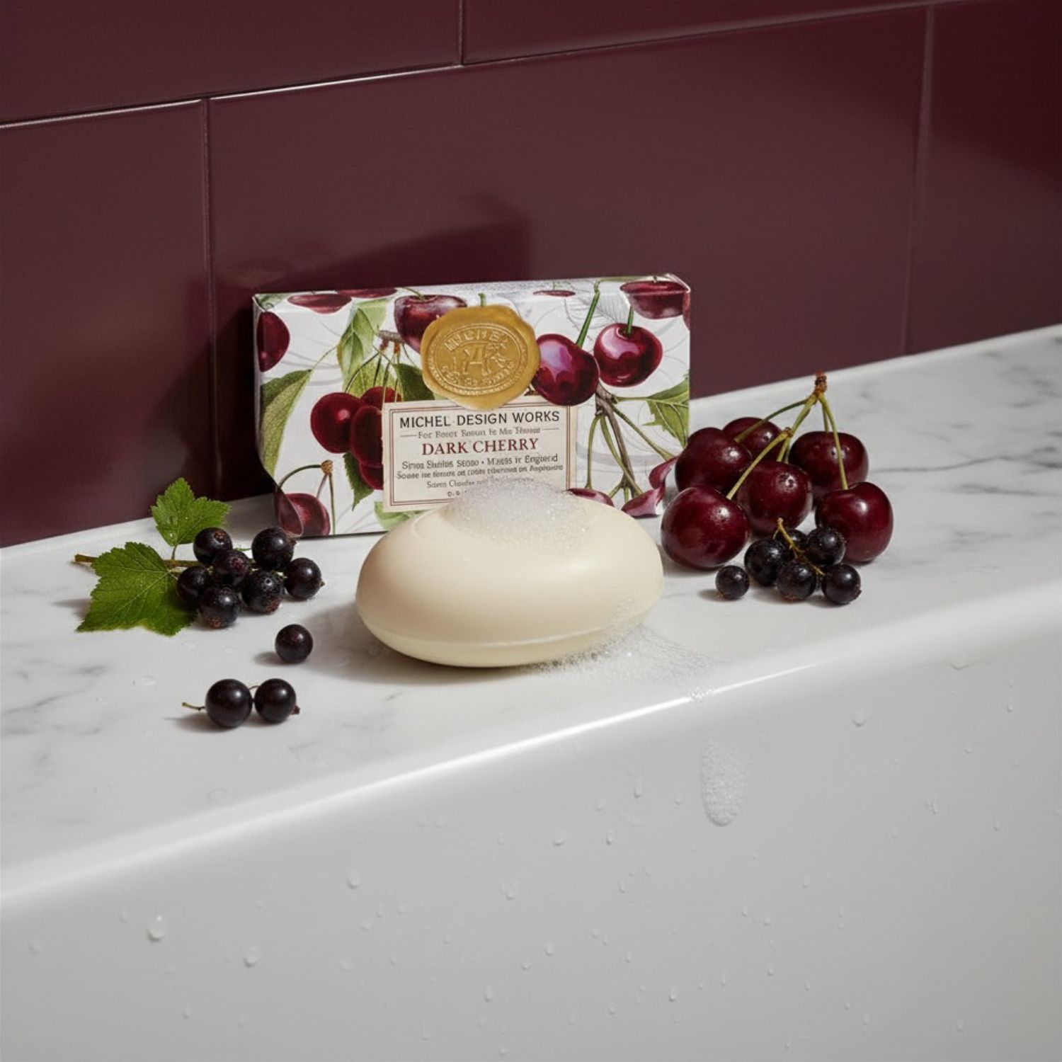 Hand- und Körperseife - Dark Cherry - 246g von Michel Design Works