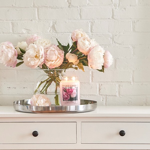 Fresh Cut Peony - 454g von Village Candle
