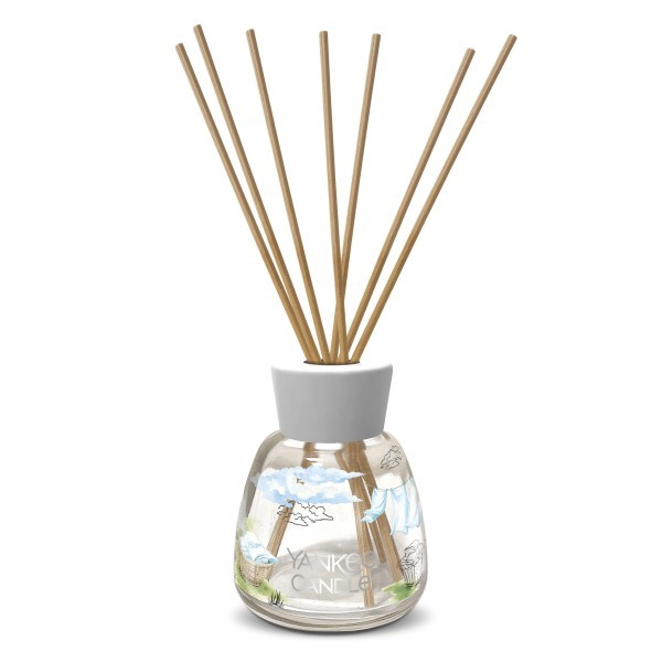 https://worldofscent.ch/media/image/56/4b/f5/Yankee-Candle-Clean-Cotton-Signature-Reed-Stick-Diffuser-100ml-10-00319-0727_600x600.jpg
